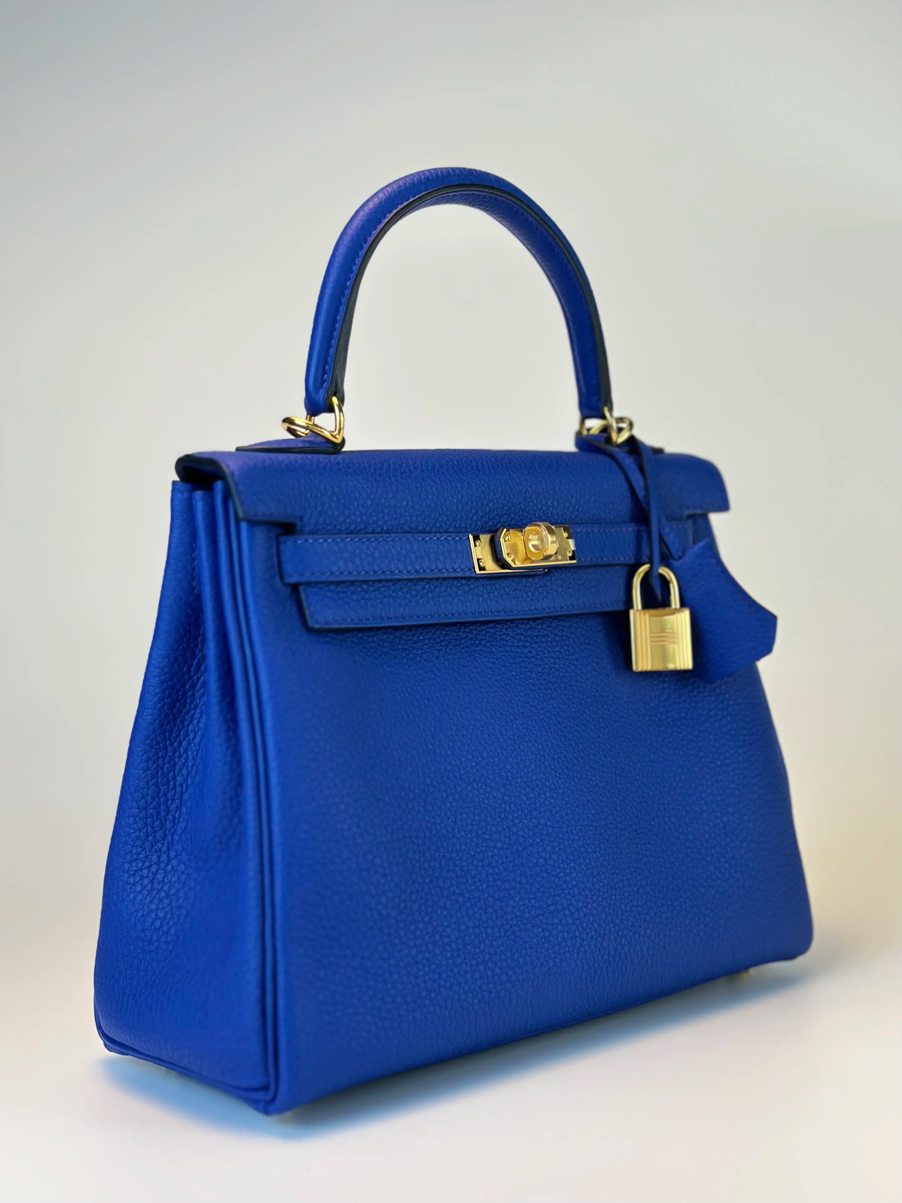 HERMES KELLY 25 TOGO BLUE ROYALE HANDBAG GOLD HARDWARE front 