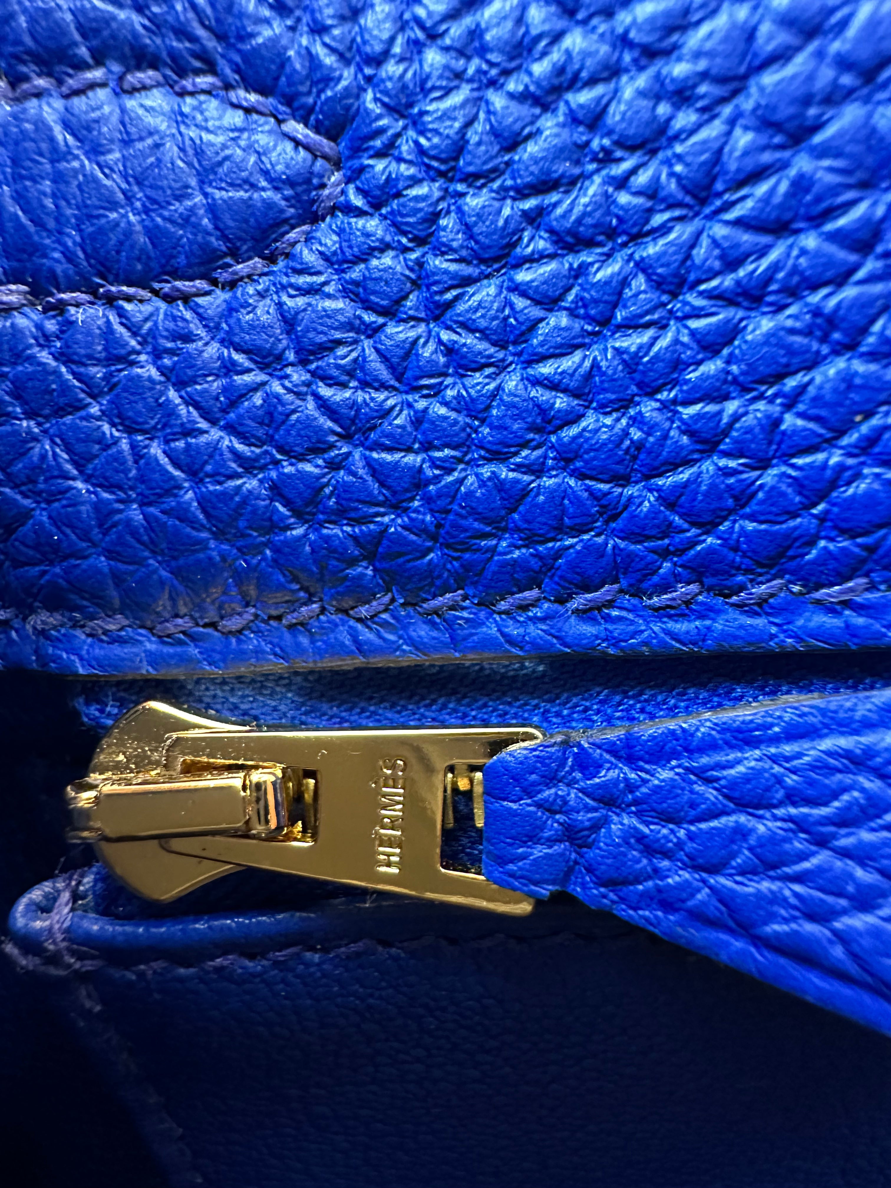 HERMES KELLY 25 TOGO BLUE ROYALE HANDBAG GOLD HARDWARE zipper close up