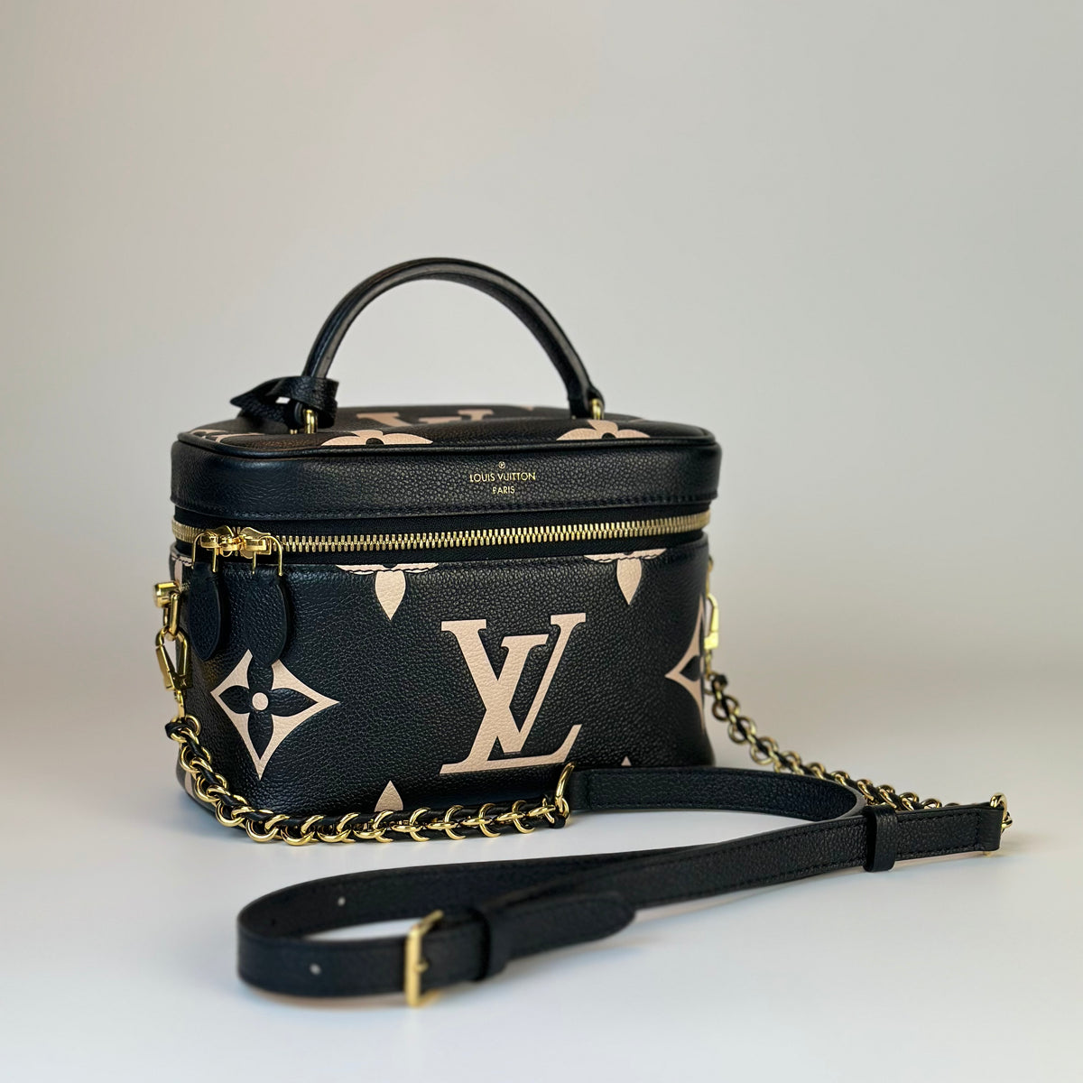 Túi xách nữ Louis Vuitton Vanity PM In Monogram Empreinte Leather